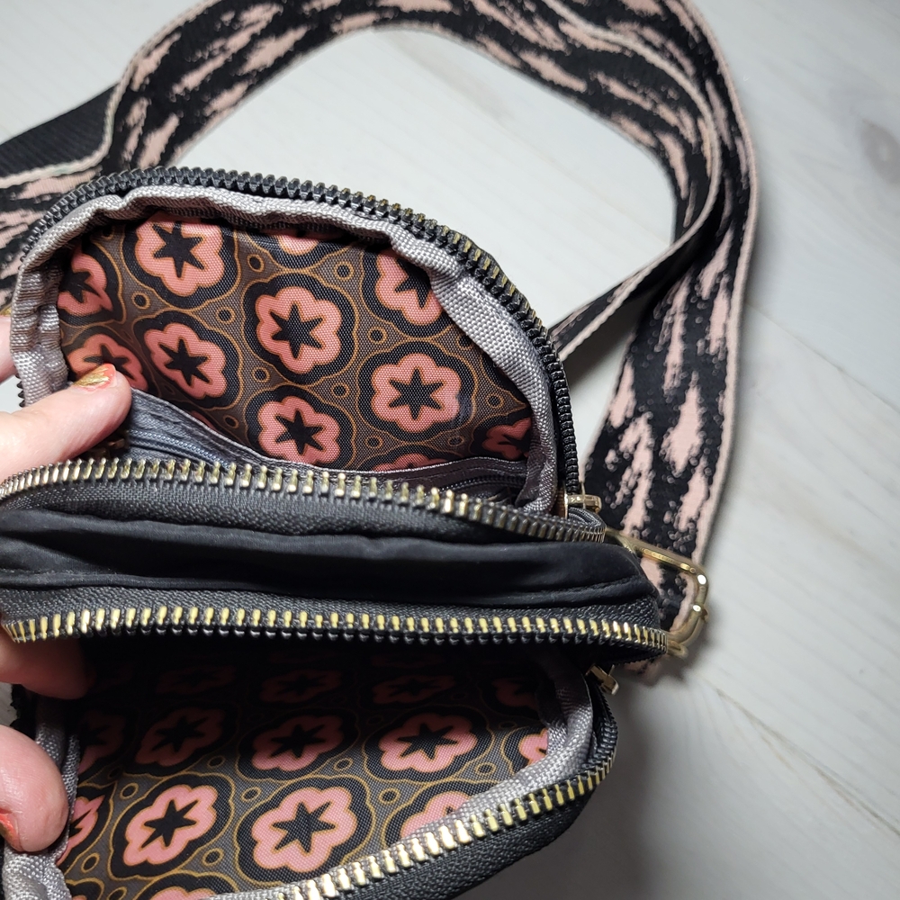 Kedzie Small Crossbody Bag BOHO Patterned Strap Geometric Print Lining - Picture 5 of 7